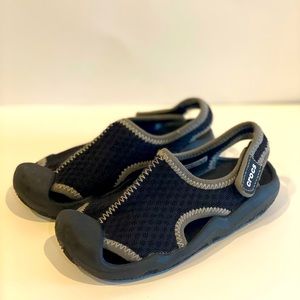 Little boys size 11 dual comfort Croc sandals